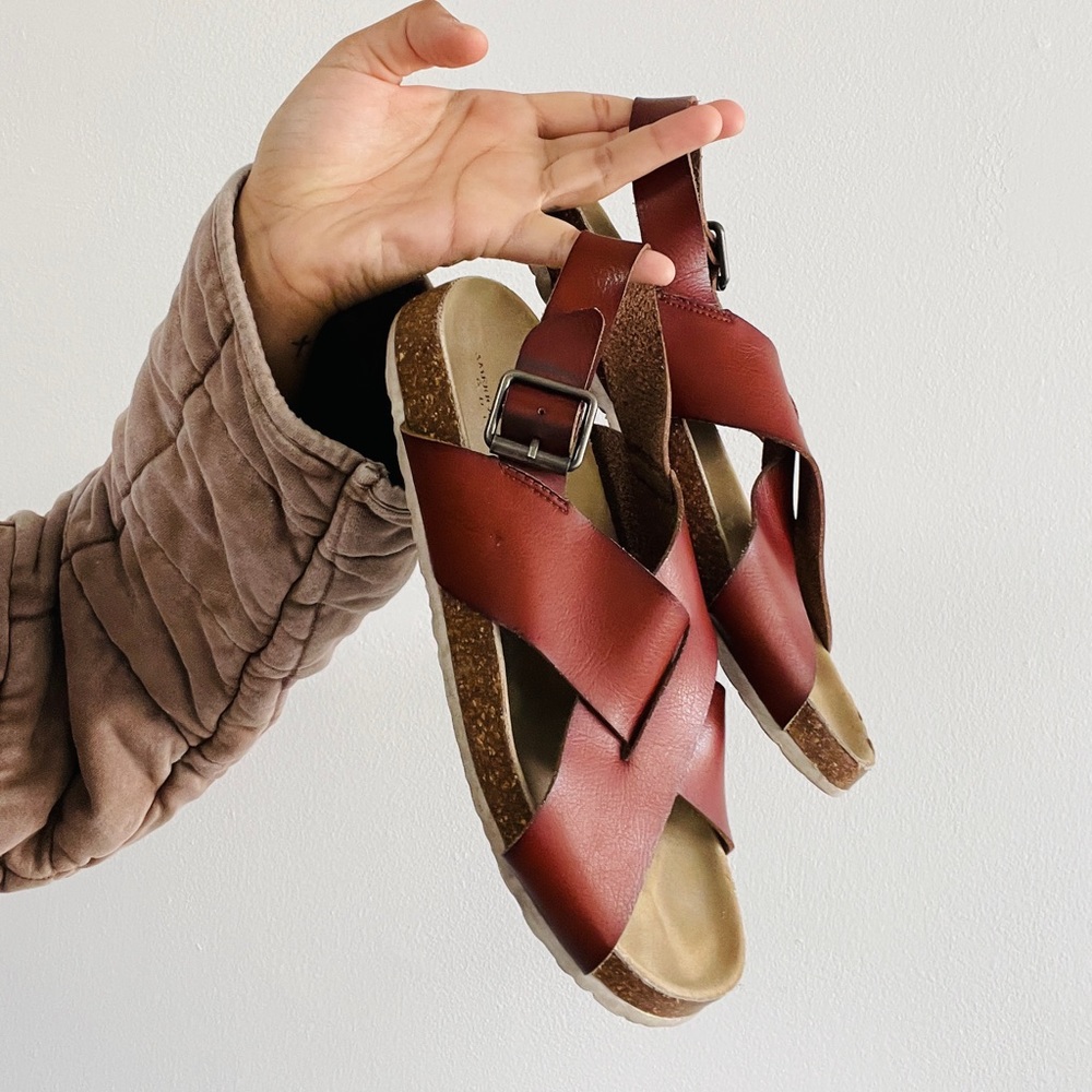 American eagle leather sandals.